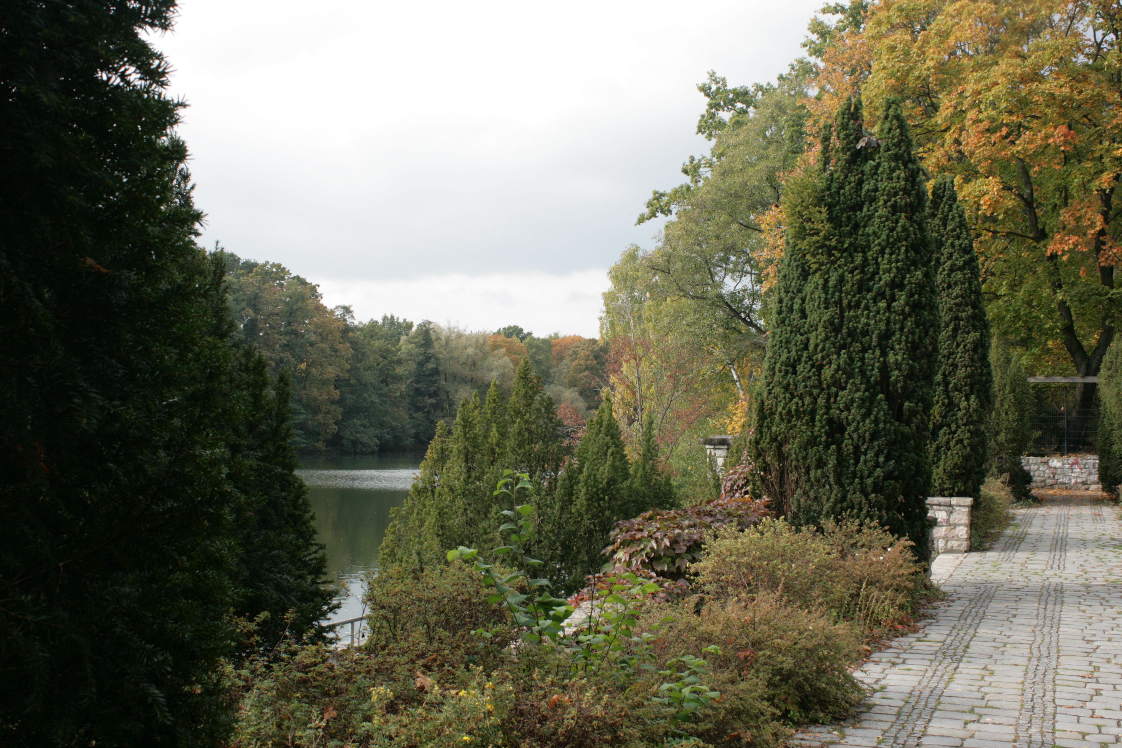 ausblick ploetzensee berlin gegenueber strandbad