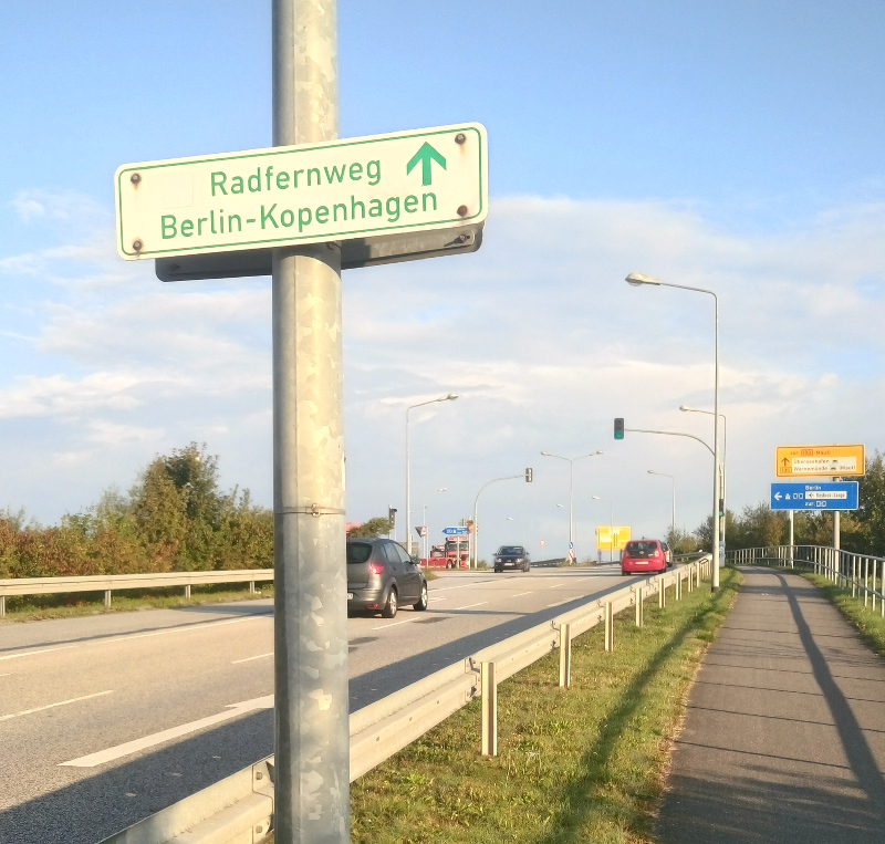 berlin-kopenhagen bike path sign